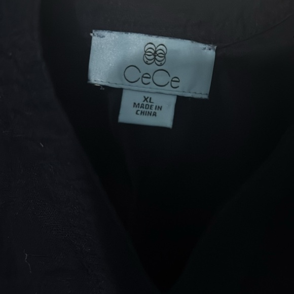 Women’s XL 2 Piece Shirt and Pants Set - Picture 3 of 5